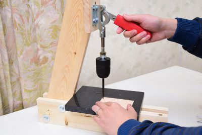 レザークラフトの菱目打ち装置の作り方